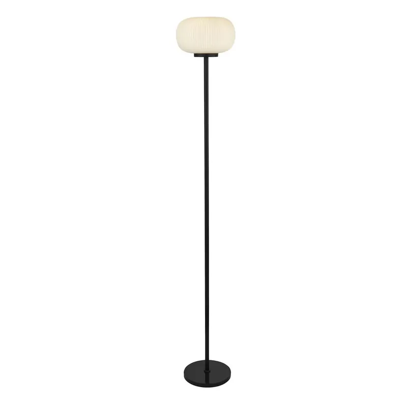Lumina lampadaire