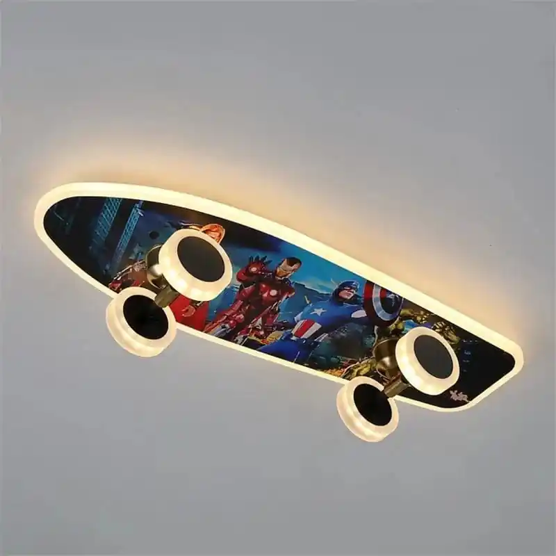 Plafonnier nordique skateboard créatif pour chambre d'enfant moderne.