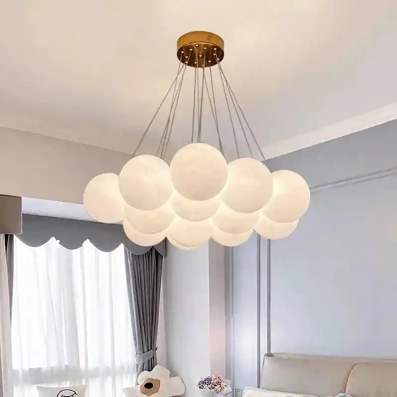 Suspension moderne minimaliste Haricot Magique à la française