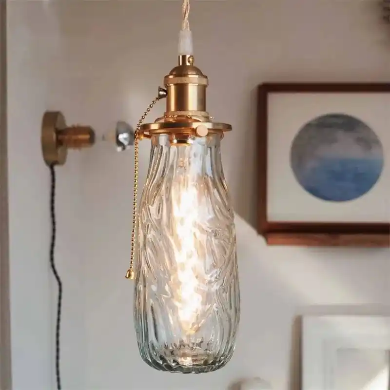 Lustre nordique rétro en laiton avec interrupteur tirage.