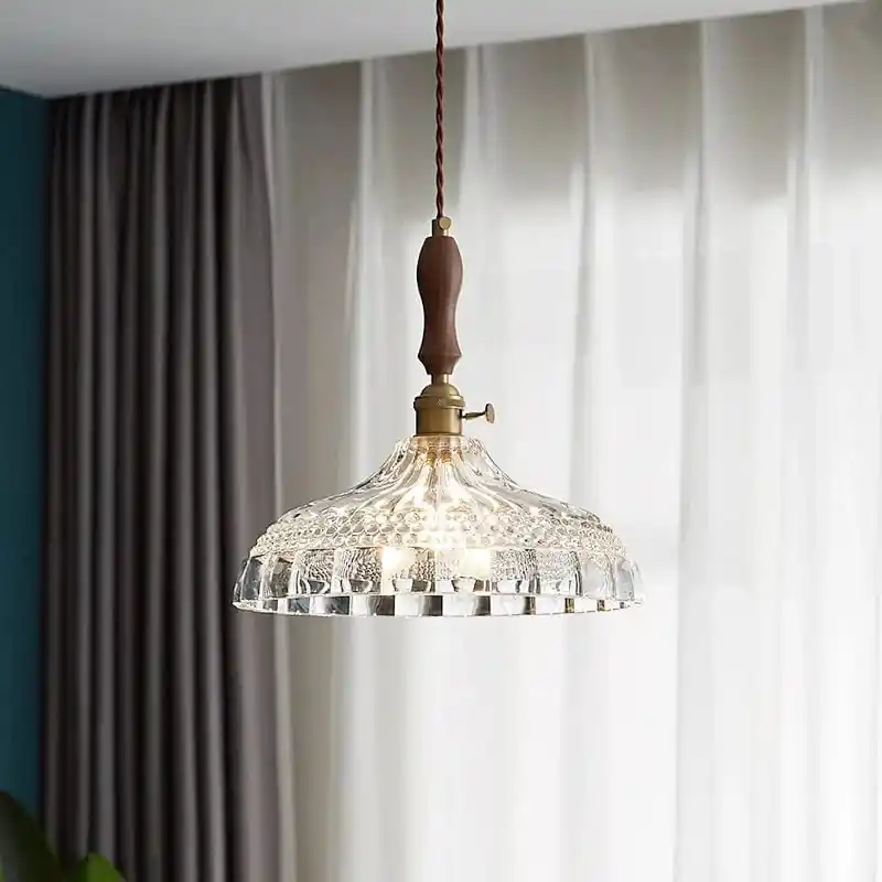 Suspension luminaire design en bois, verre et laiton