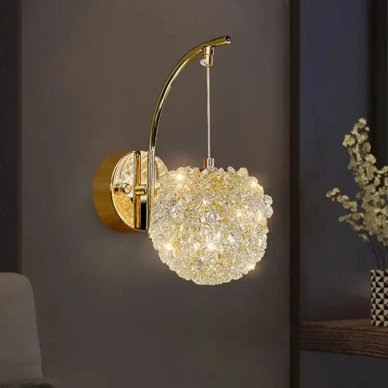 Applique murale de luxe en cristal et métal doré avec fil d'éclairage ajustable