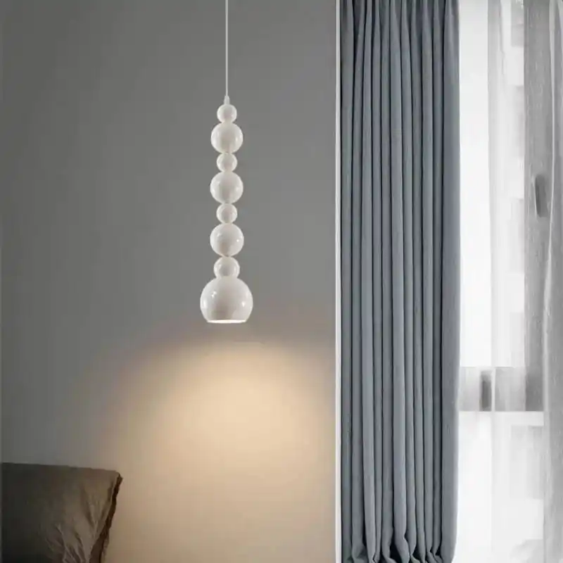 Lampes suspendues en métal style art déco pour un intérieur élégant