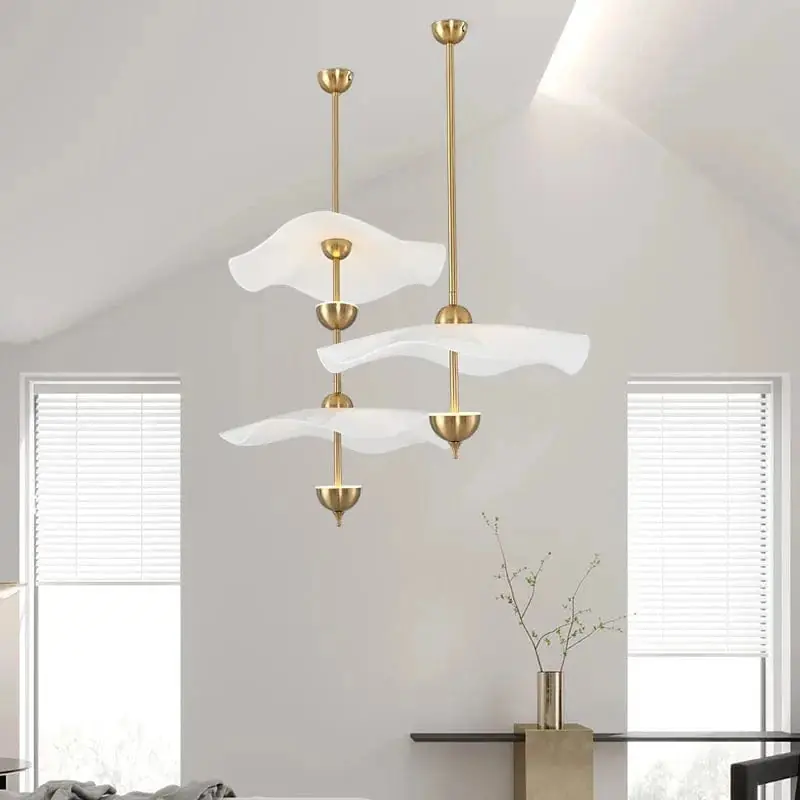 Lampe Suspension Feuille de Lotus en Métal Doré - Luminaires Art Déco