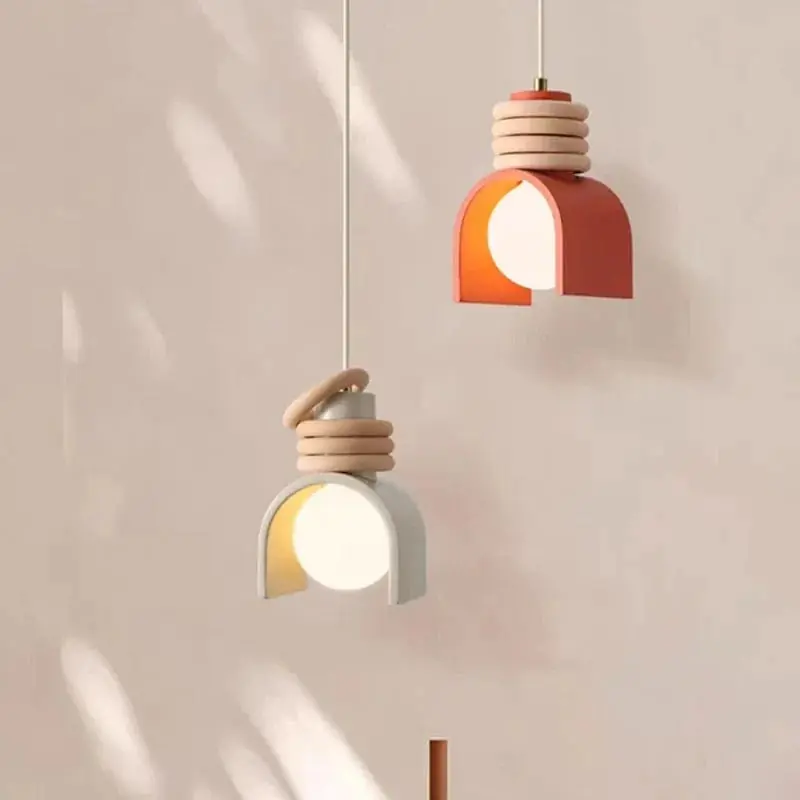 Lampe LED Suspendue Créative en Résine avec Cordon Réglable pour Intérieur - Éclairage Élégant