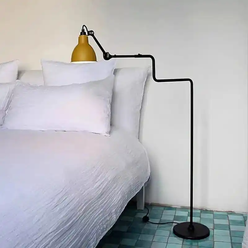 Lampadaire rotatif à bras long en métal pour lecture et bureau - éclairage premium