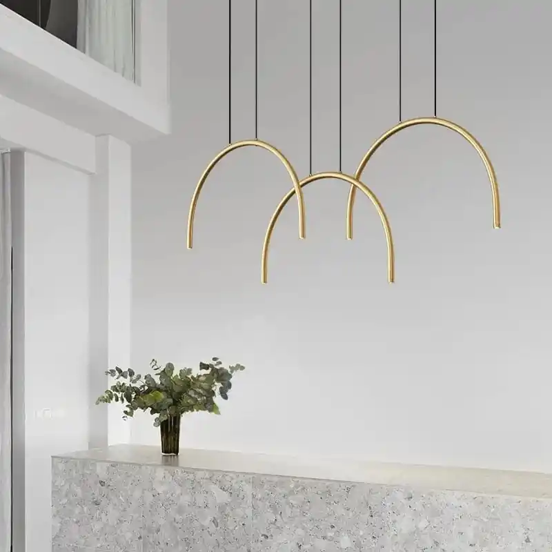 Lampe suspendue moderne en laiton noir doré avec LEDs ajustables