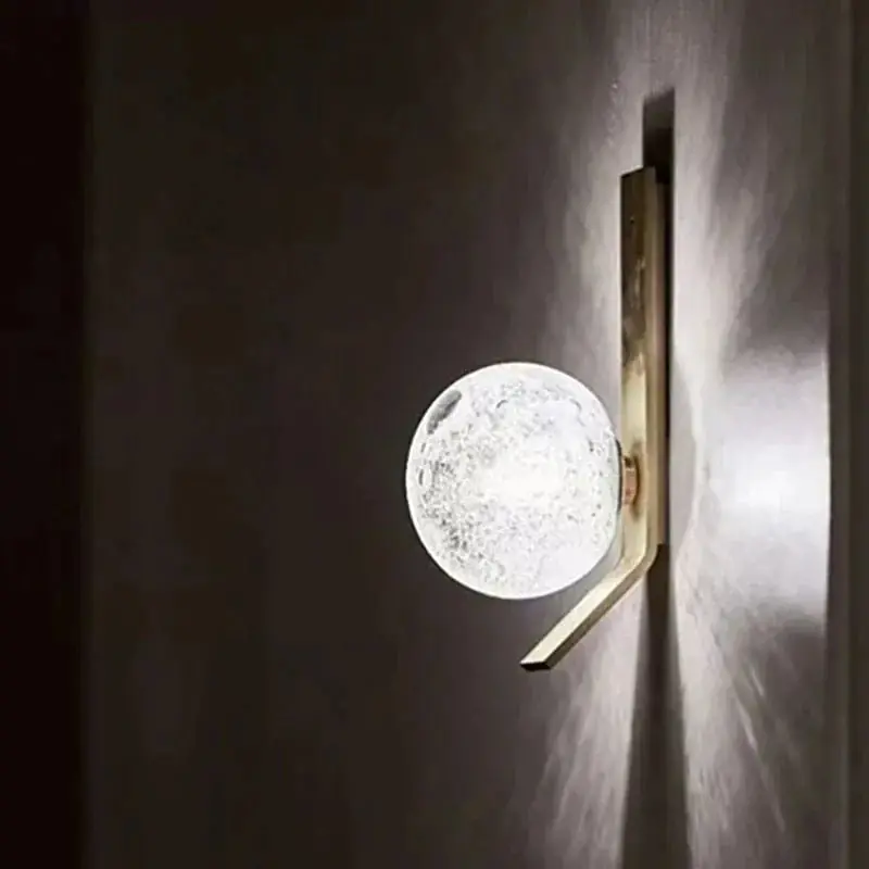 Applique murale minimaliste en métal pour escaliers et allées avec boule de verre