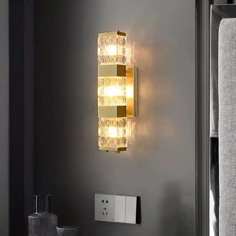 Applique murale moderne en cristal clair pour sublimer votre intérieur