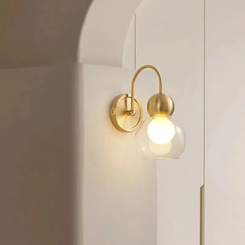 Applique murale moderne en verre et cuivre pour escaliers - Élégance contemporaine
