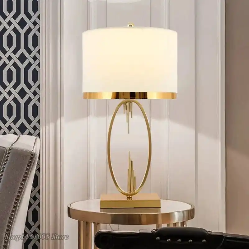 Lampe de bureau moderne en métal : design en forme de tuyau