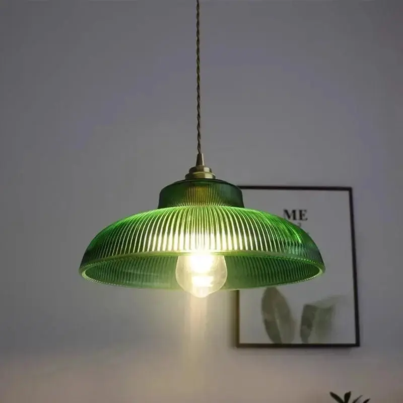Lustre LED vintage en verre pour une décoration intérieure élégante