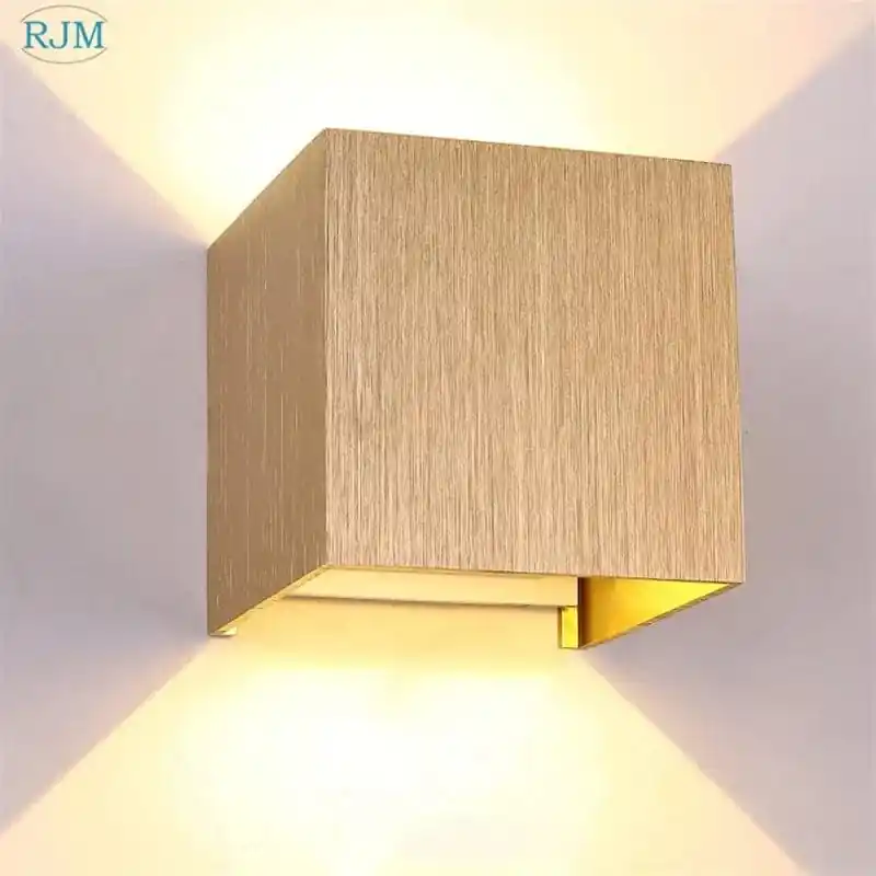 Applique Murale LED Carrée en Aluminium - Design Minimaliste et Créatif