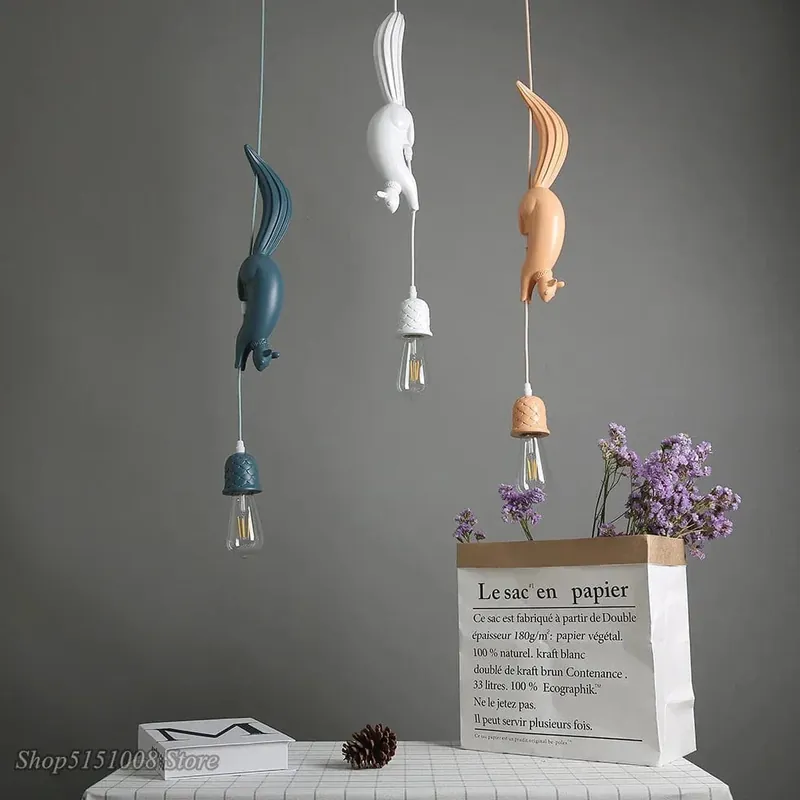 Lampe Suspension Résine Écureuil Nordique LED Loft Décoratif - Éclairage Authentique