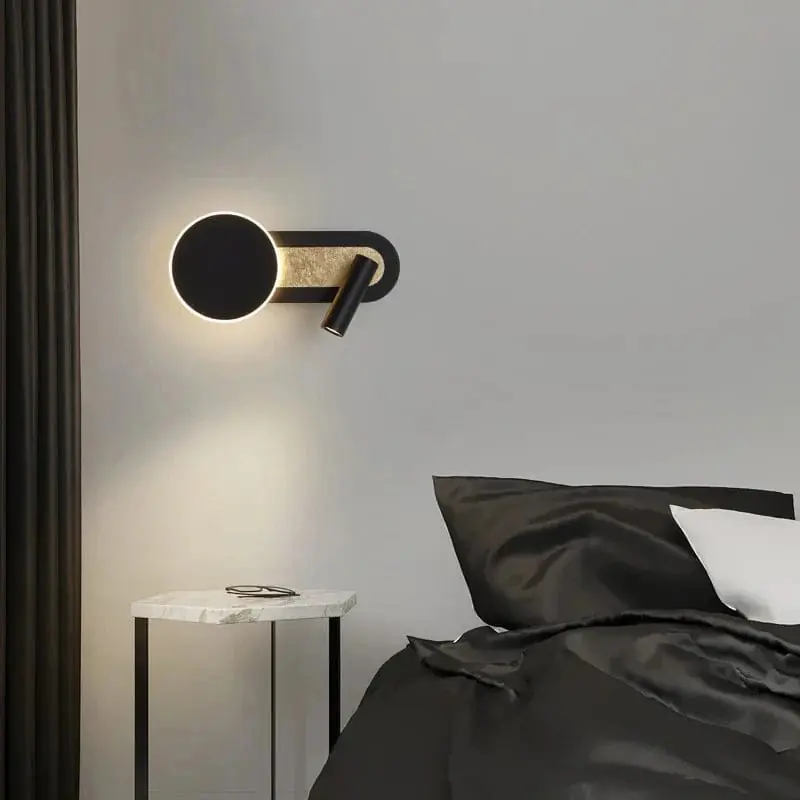 Applique murale LED « LuxeHotel » avec interrupteur modernisé.