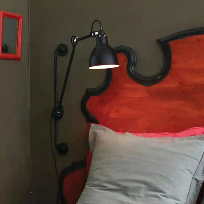 Applique murale vintage américaine avec prise et abat-jour pivotant