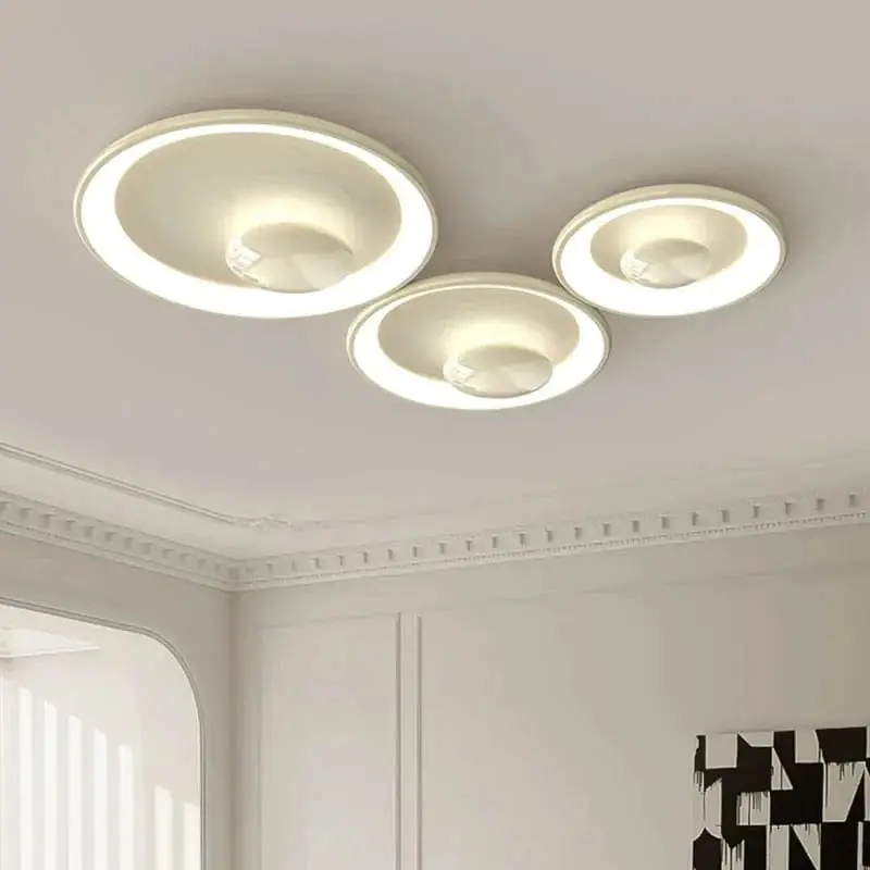 Lustre design minimaliste à lumières suspendues pour intérieur