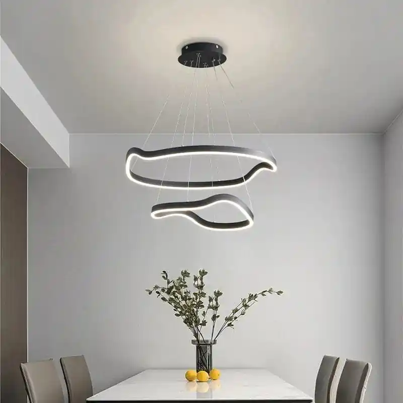 Lustre anneaux déformés design Panochas pour un intérieur élégant