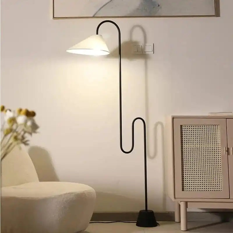 Lampadaire LED Scandinave \\"Vintage Sound\\" d'Ambiance