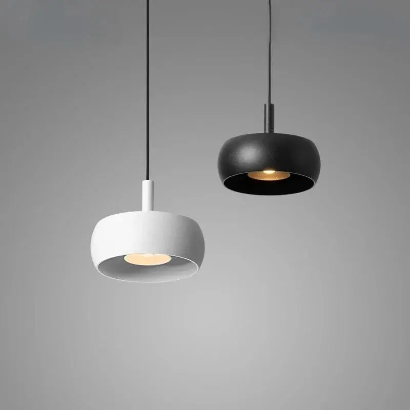 Suspension LED design minimaliste et moderne, idéale pour une décoration contemporaine