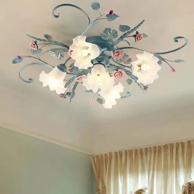 Plafonnier LED en fer fait main avec fleur de rose : style américano-coréen.