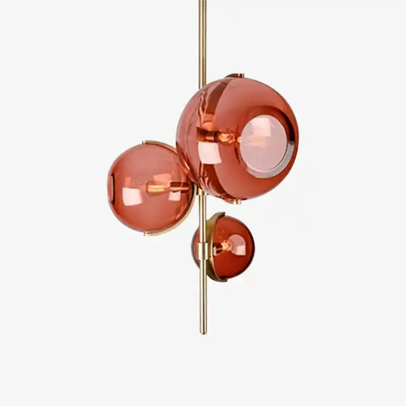 Suspension LED Luxe : Tige dorée, 3 boules verre rouge