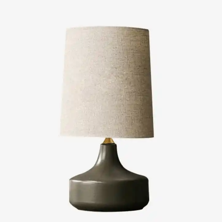 Lampe à poser design en céramique et tissu pour un mariage