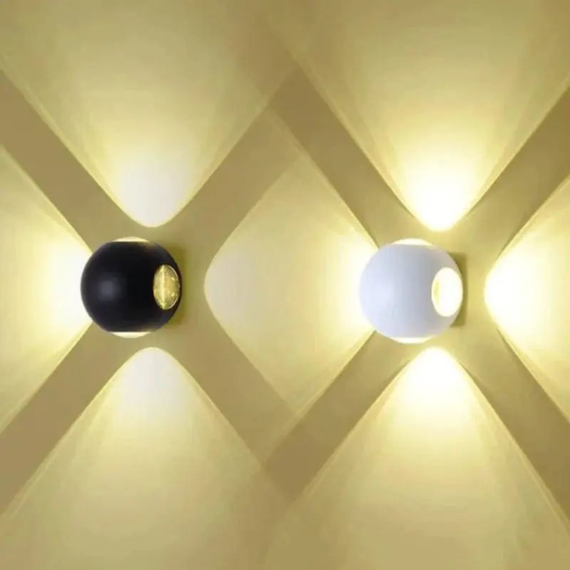 Applique murale LED de jardin étanche - Design 4 côtés