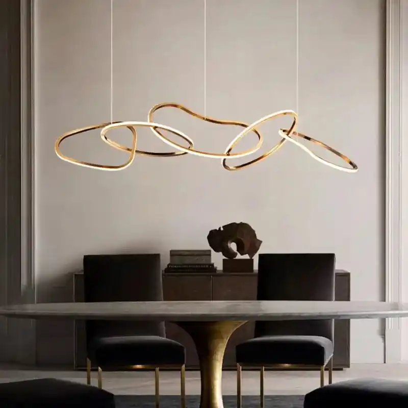 Luminaires suspendus modernes pour un éclairage intérieur stylé