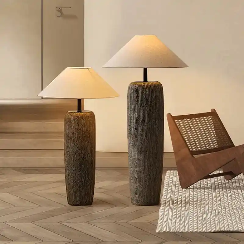 Lampe de sol japonaise en poterie antique