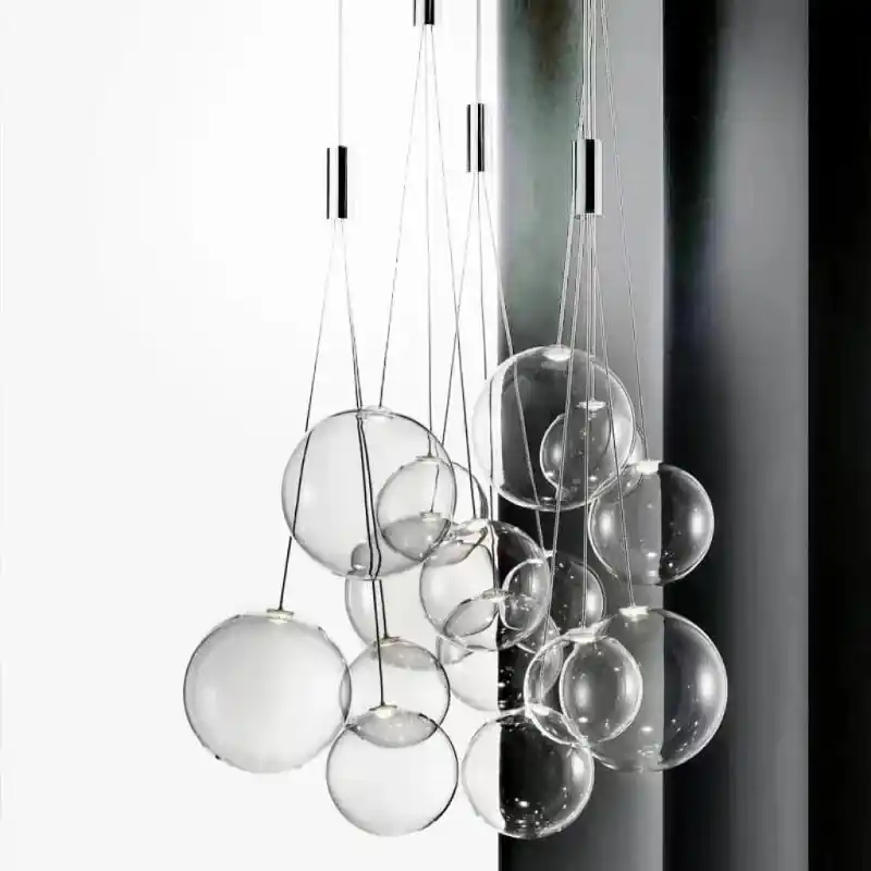 Suspension boule moderne en chrome pour un éclairage élégant