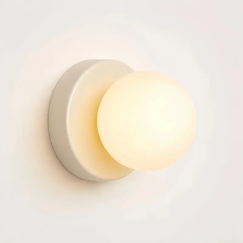Elvirae Moderne Opalglas-Wandlampe