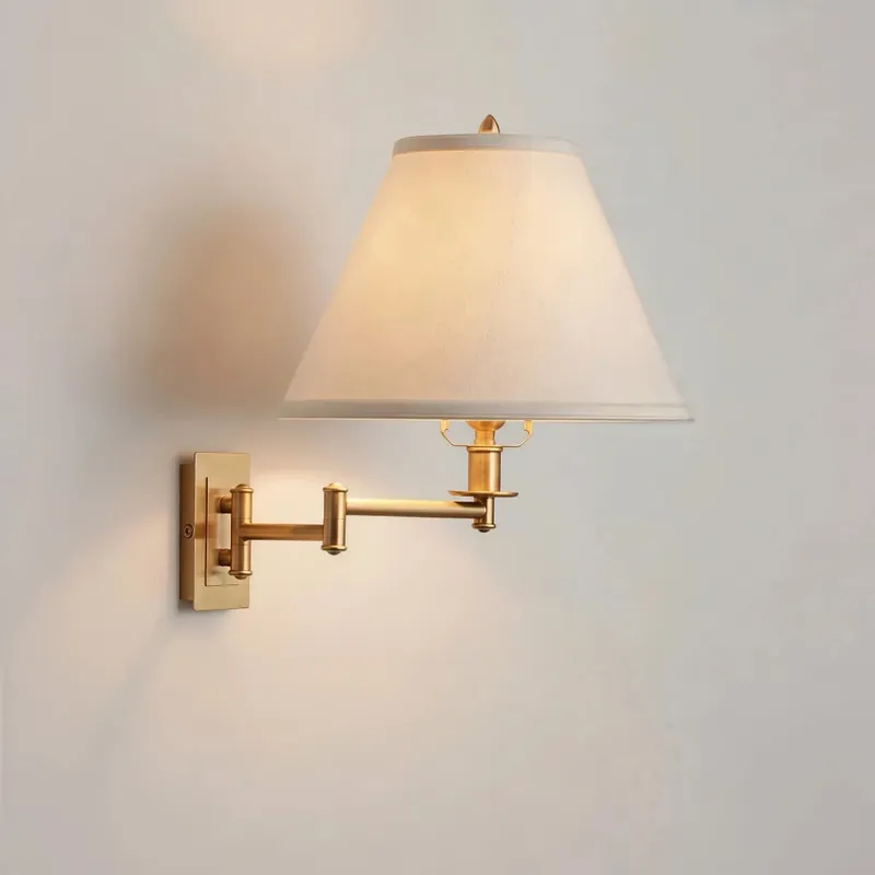 Lampada da parete a braccio oscillante in metallo con paralume in lino Arlington