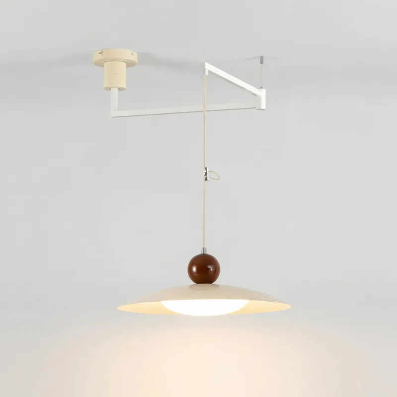 Lampada a sospensione con braccio oscillante mobile Fidel Nordic Flying Disc