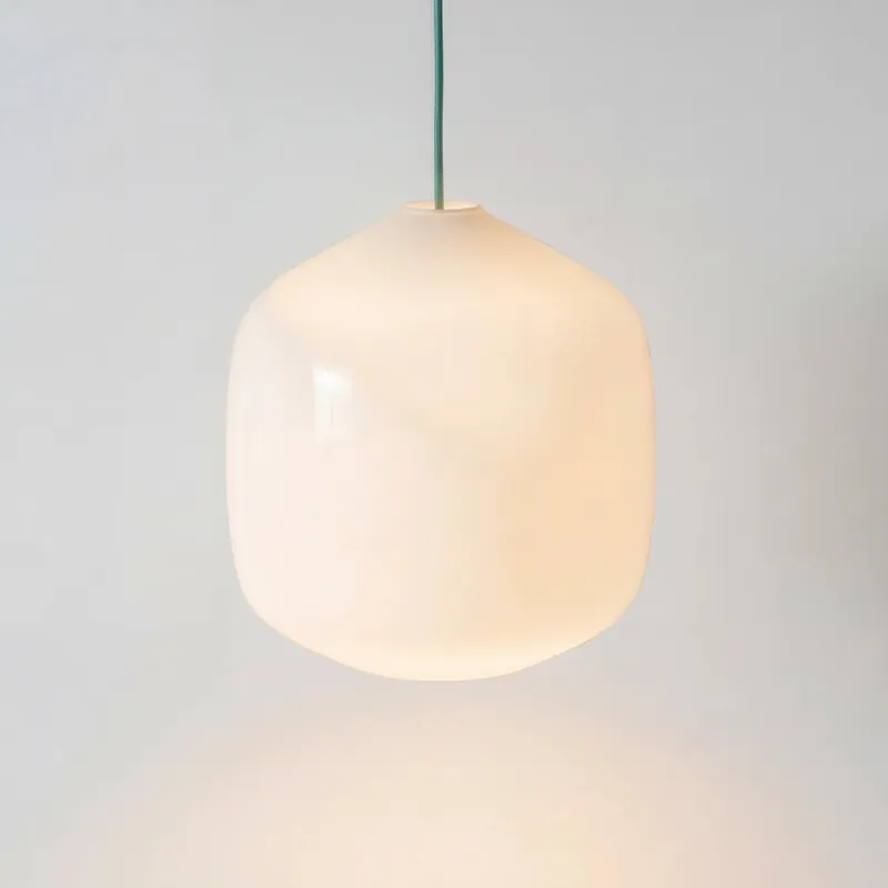 Candeeiro de Pendurar Lyovara Minimalista Branco em Forma de Coco