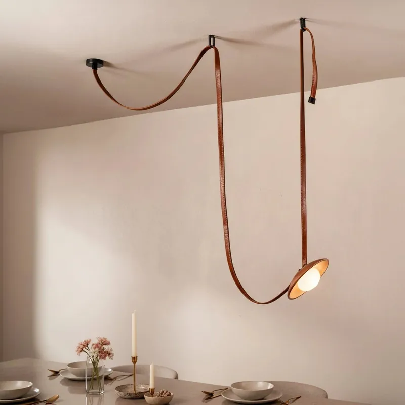 Candeeiro de teto com cinto de travertino moderno Judith Ceylon