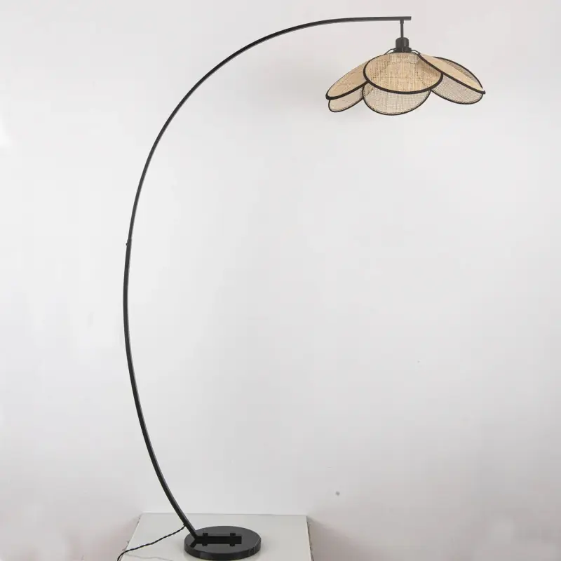 Lampadaire arc métal abat-jour rotin culot 1xe27