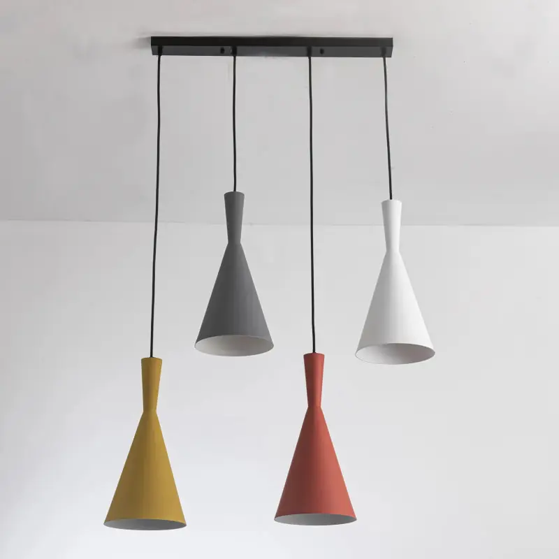 Suspension métal 4 têtes culot e27 4 couleurs