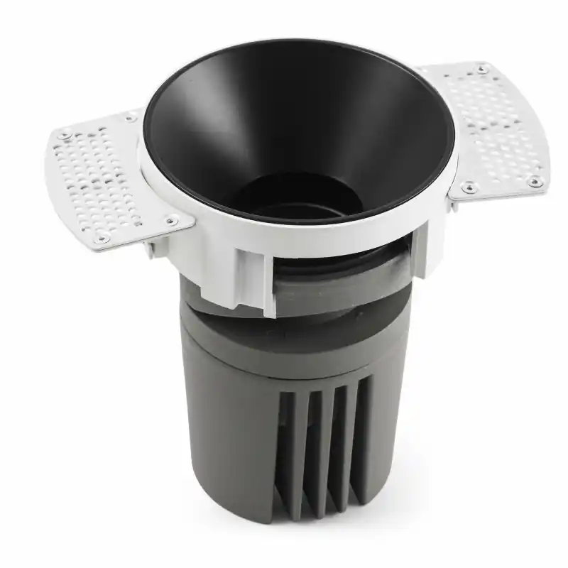 DEEP78 Encastrable rond sens cadre noir 15° 2700K