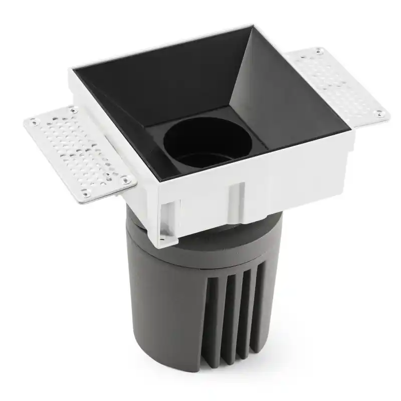 DEEP78 Encastrable carré sens cadre noir 15° 3000K CRI95 spread