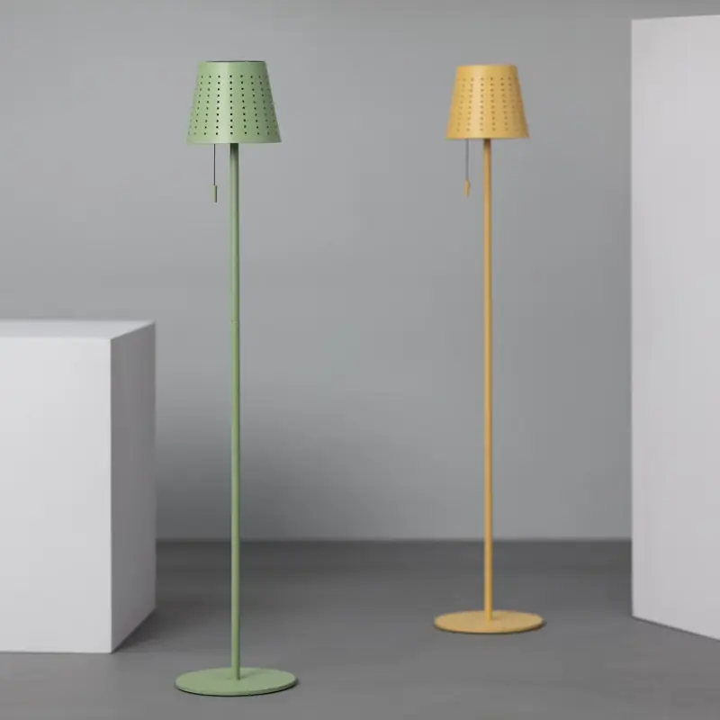 Lampadaire solaire étanche extérieur rechargeable nomade lumineux bali