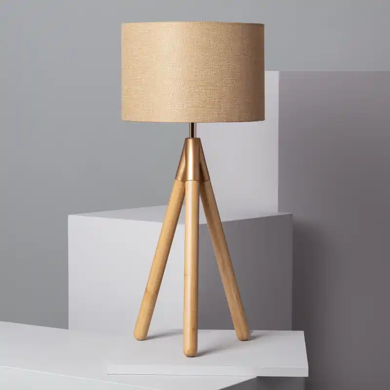 Lampe a poser trépied bois et abat jour tissu beige