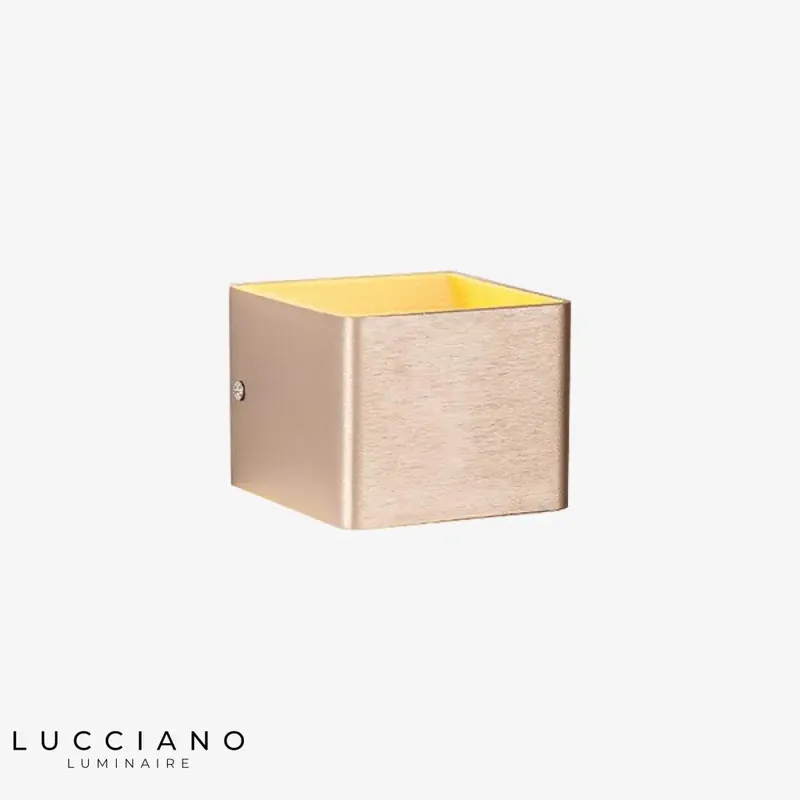 Applique murale chambre LED en cube métal coloré