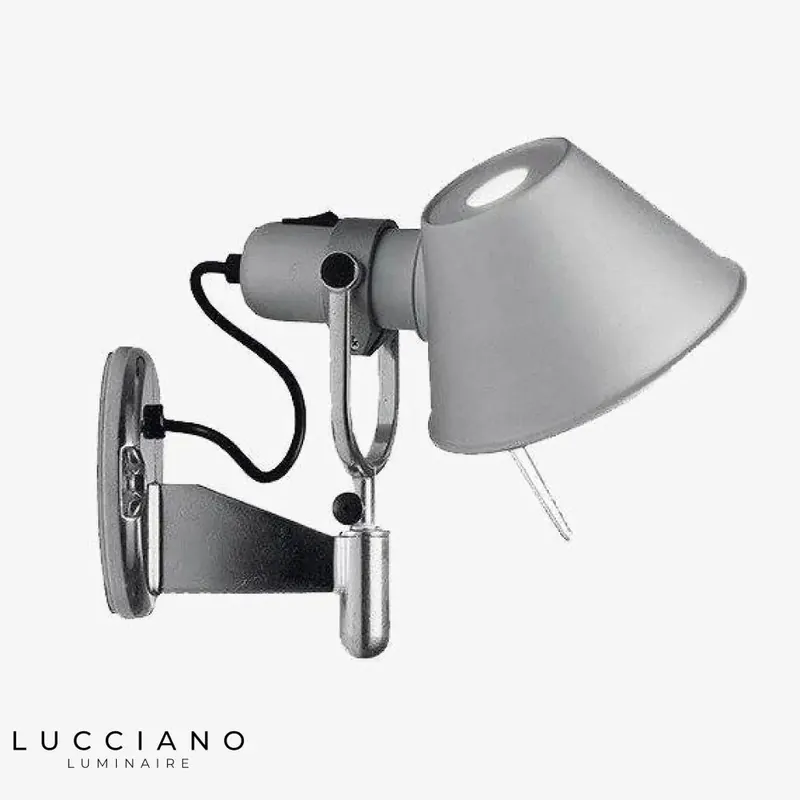 Voici le nouveau titre :
Applique murale à LED argenté design moderne