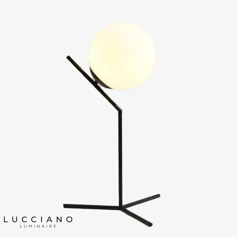Lampe design dorée avec globe en verre