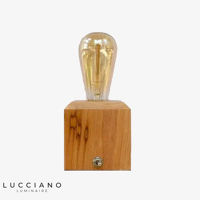 Lampe de bureau en bois cubique
