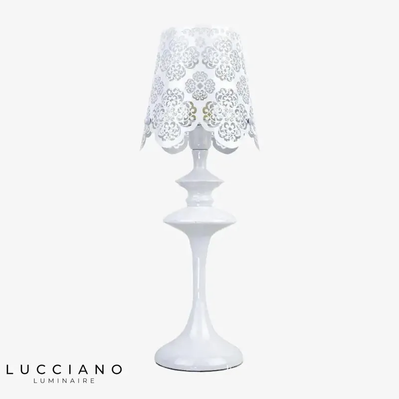 Lampe moderne avec abat-jour fleuri