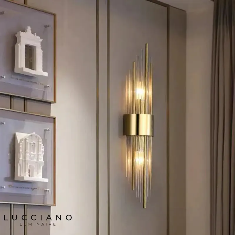 Applique murale LED élégante transparente luxueuse.