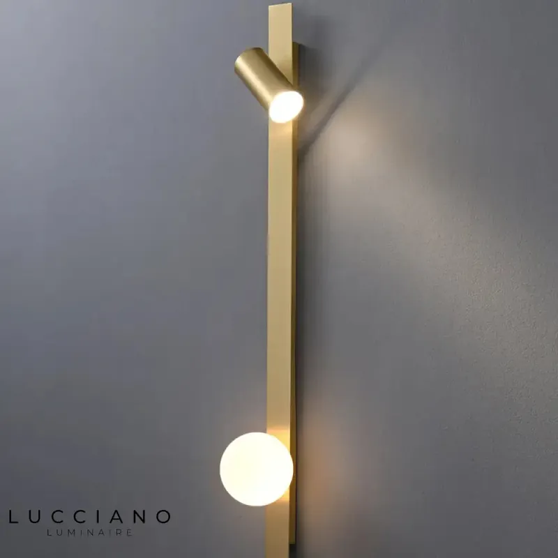 Applique murale LED cuivre élégante moderne.