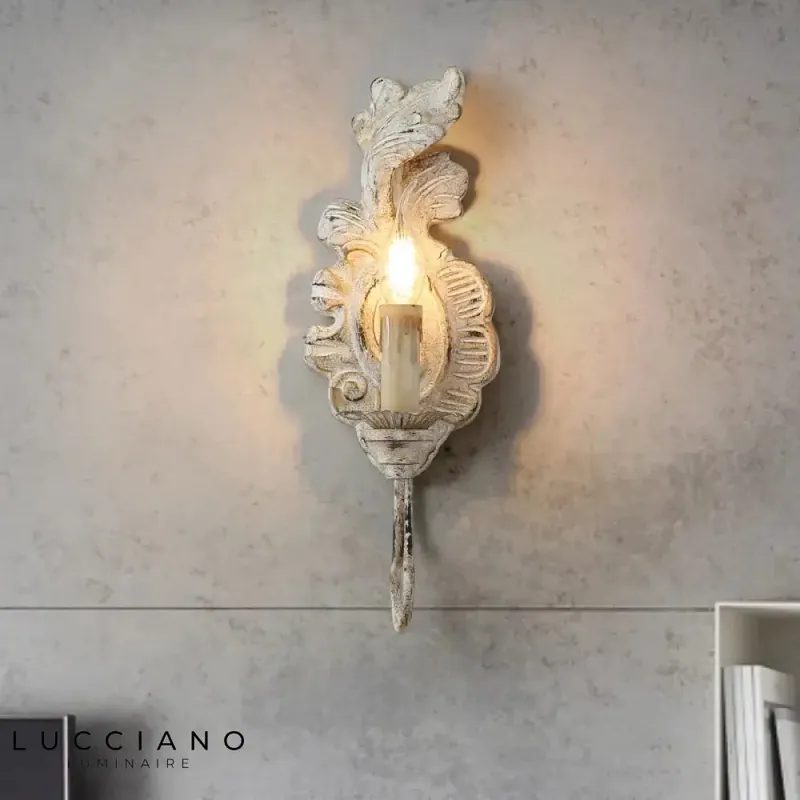 Voici le titre transformé :
Applique chambre luminaire design élégant vintage